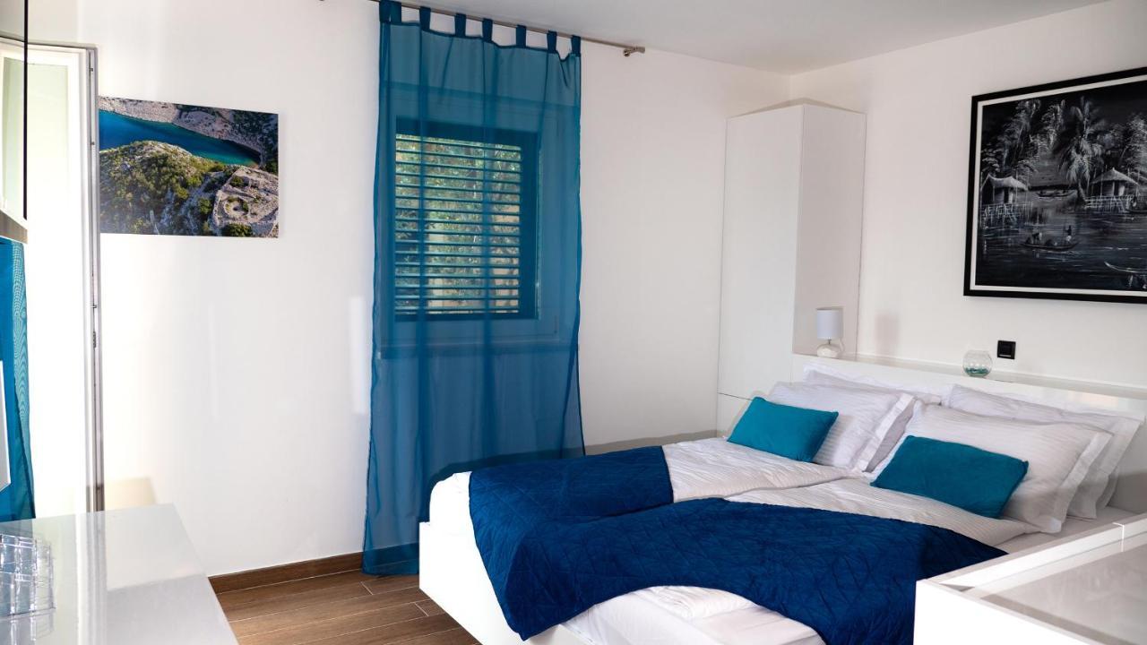 Villa Relax , With Seaview And Two Pools Near Beach Starigrad  Luaran gambar