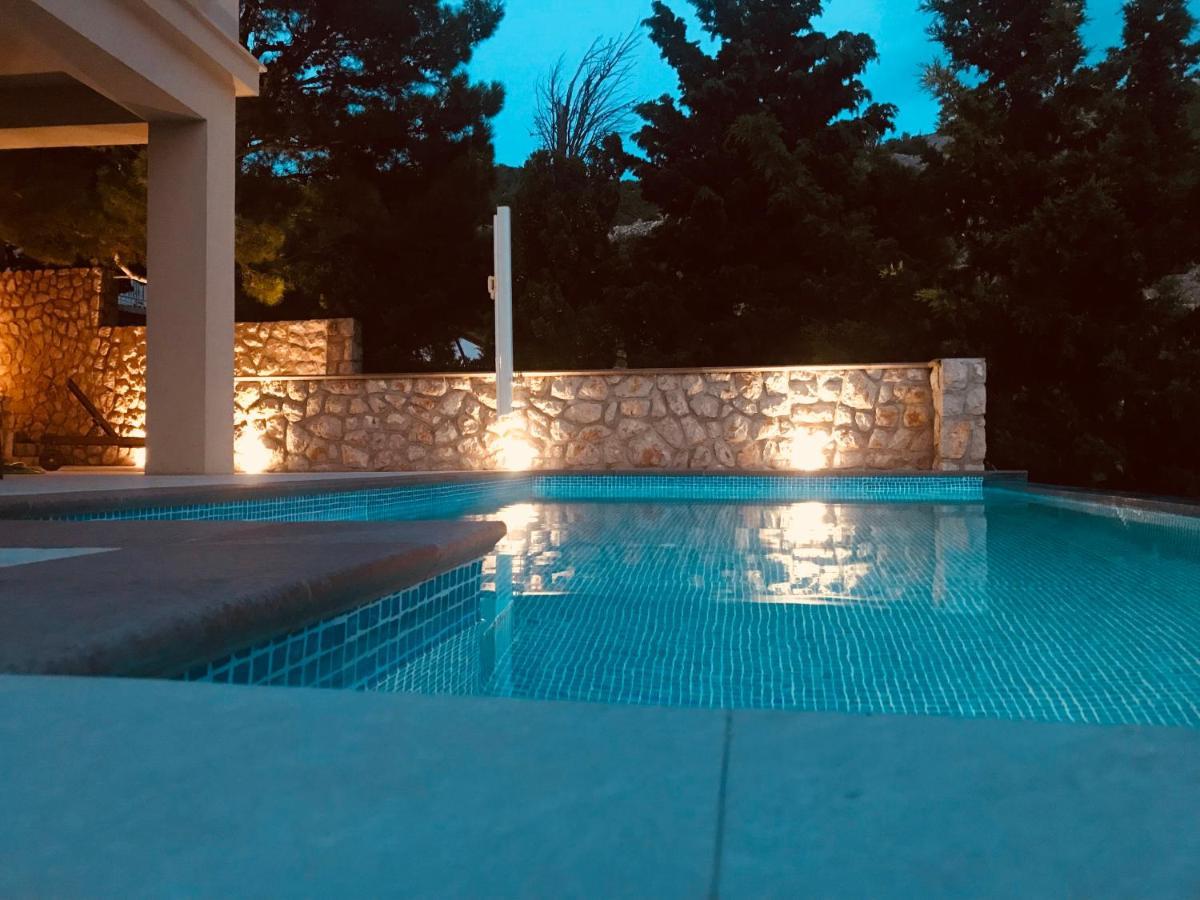 Villa Relax , With Seaview And Two Pools Near Beach Starigrad  Luaran gambar