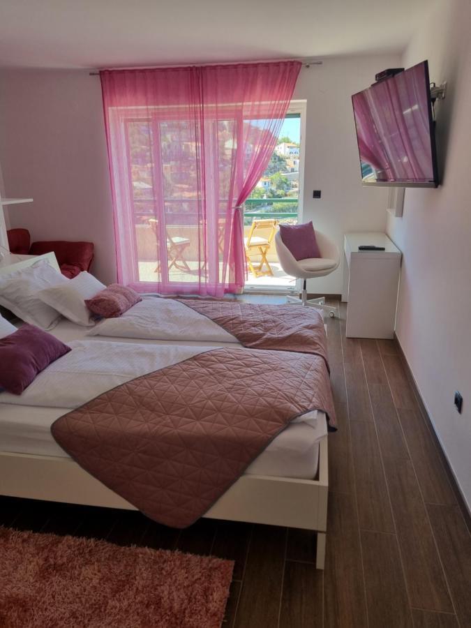 Villa Relax , With Seaview And Two Pools Near Beach Starigrad  Luaran gambar