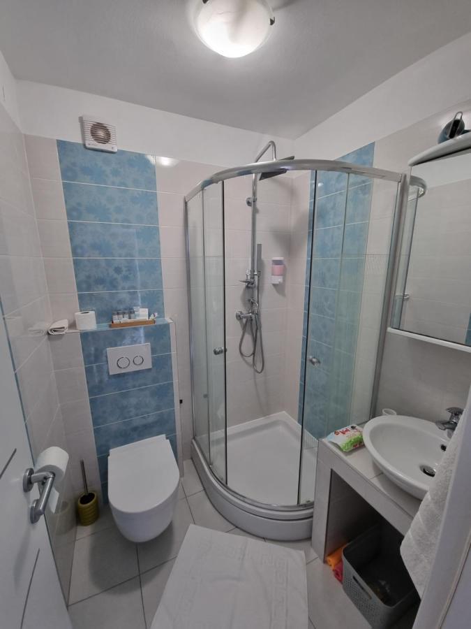 Villa Relax , With Seaview And Two Pools Near Beach Starigrad  Luaran gambar